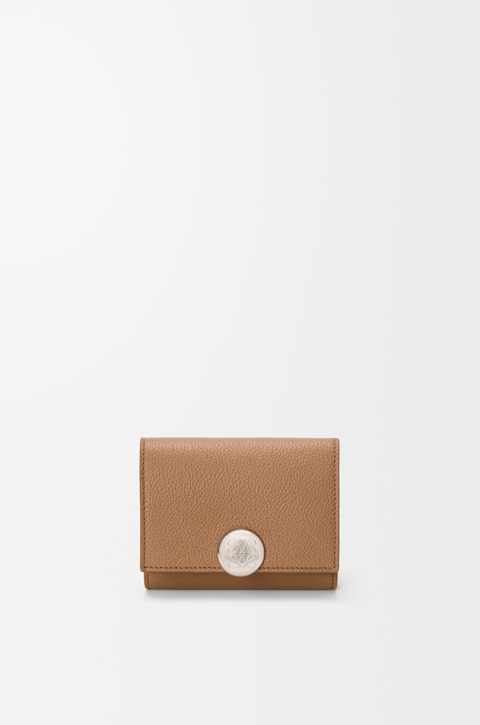 Pebble trifold wallet in pebble grained calfskin Brown - LOEWE USA