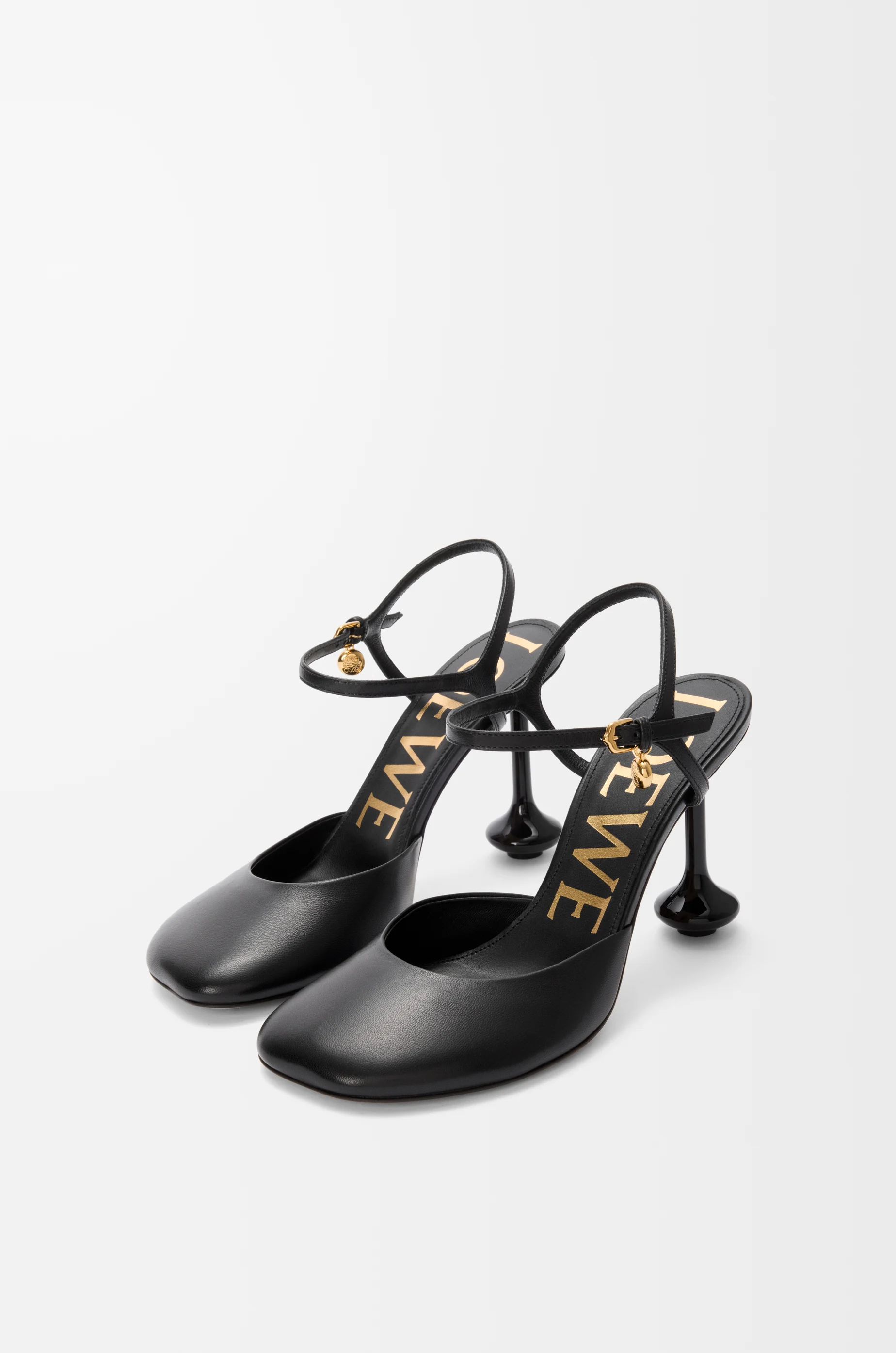 LOEWE Zapato de salón Toy con tira en el tobillo en piel de cordero Negro