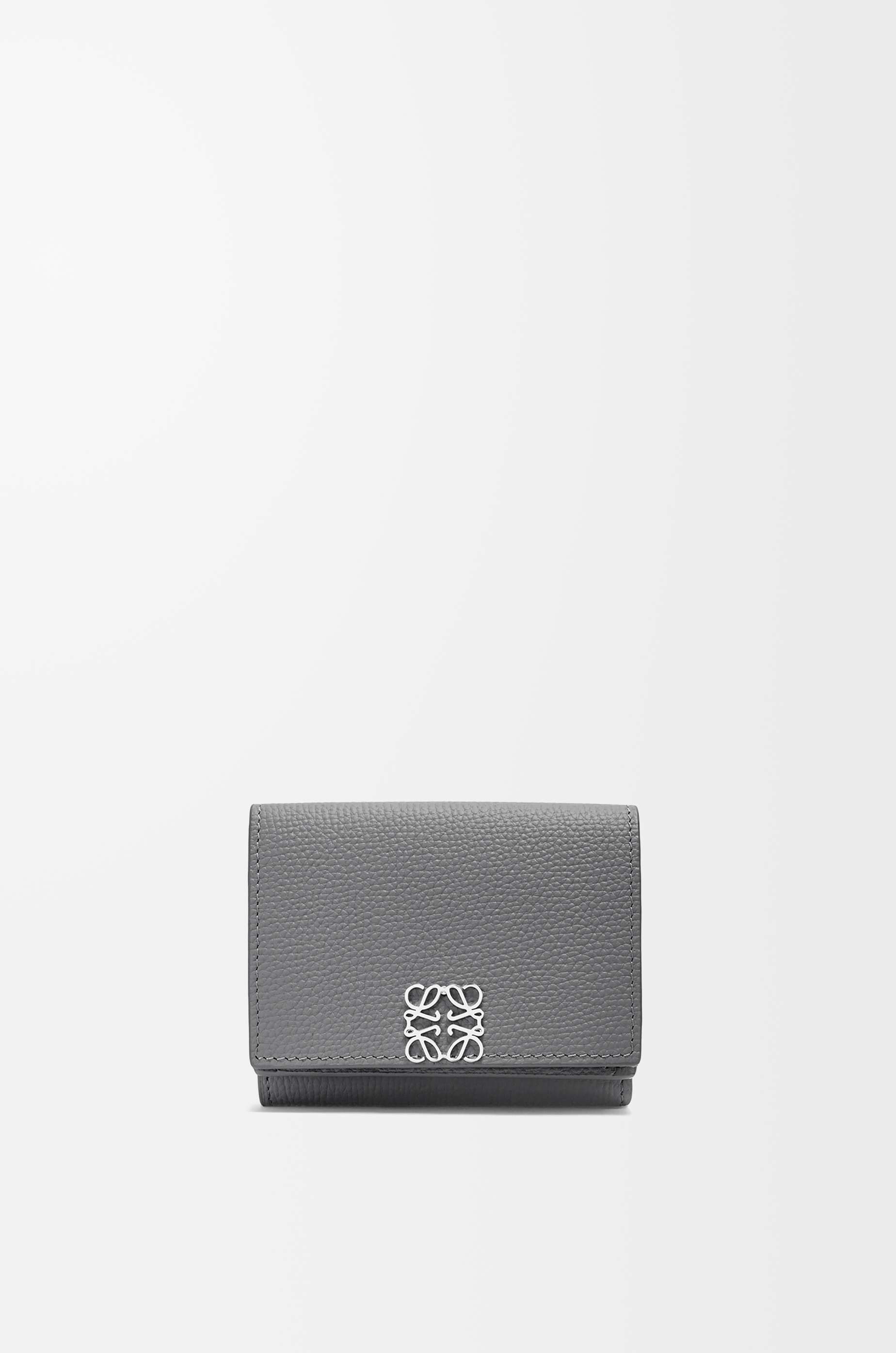 Anagram trifold wallet in pebble grain calfskin Asphalt Grey - LOEWE