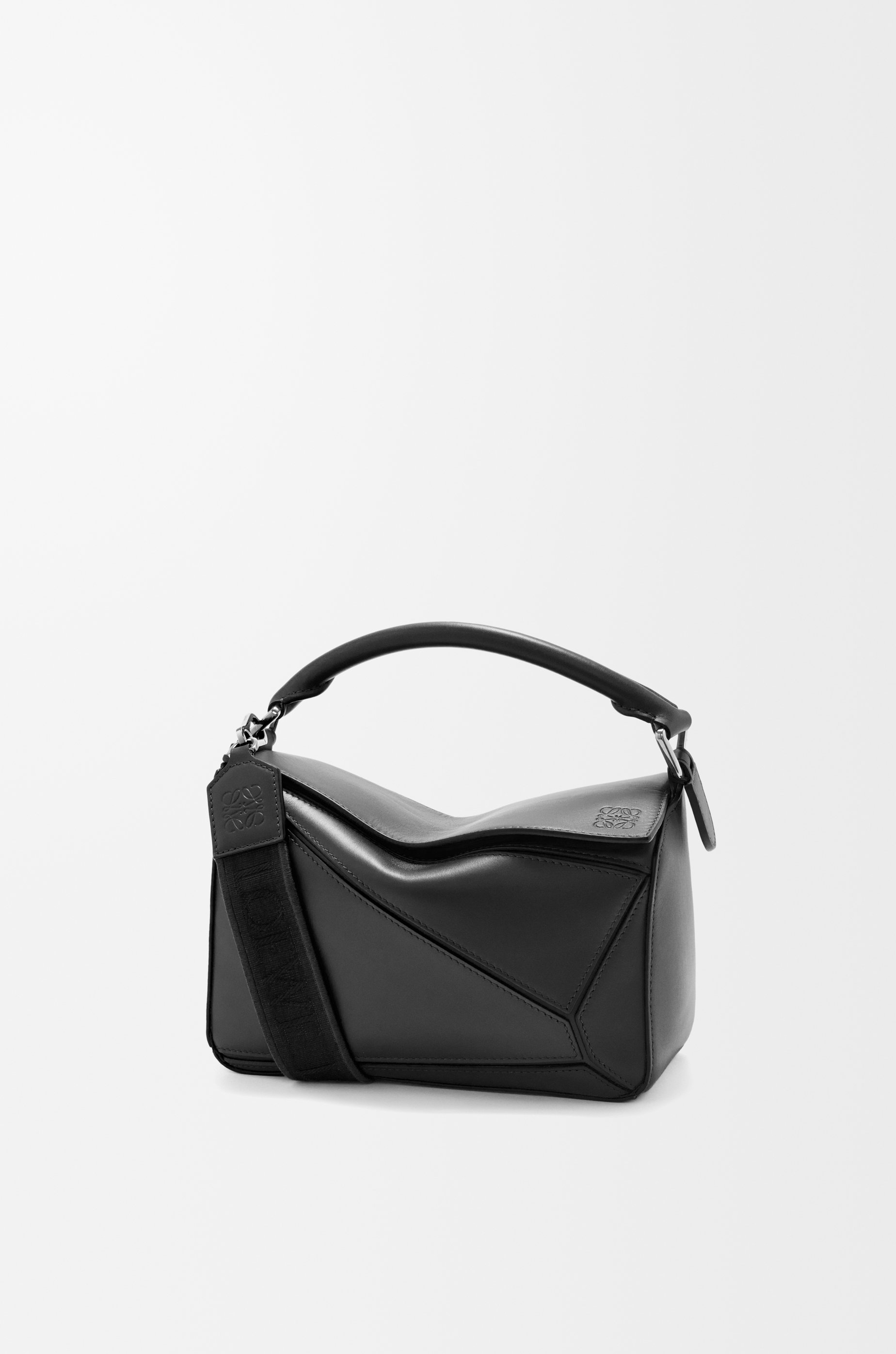 Small Puzzle bag in satin calfskin Black - LOEWE