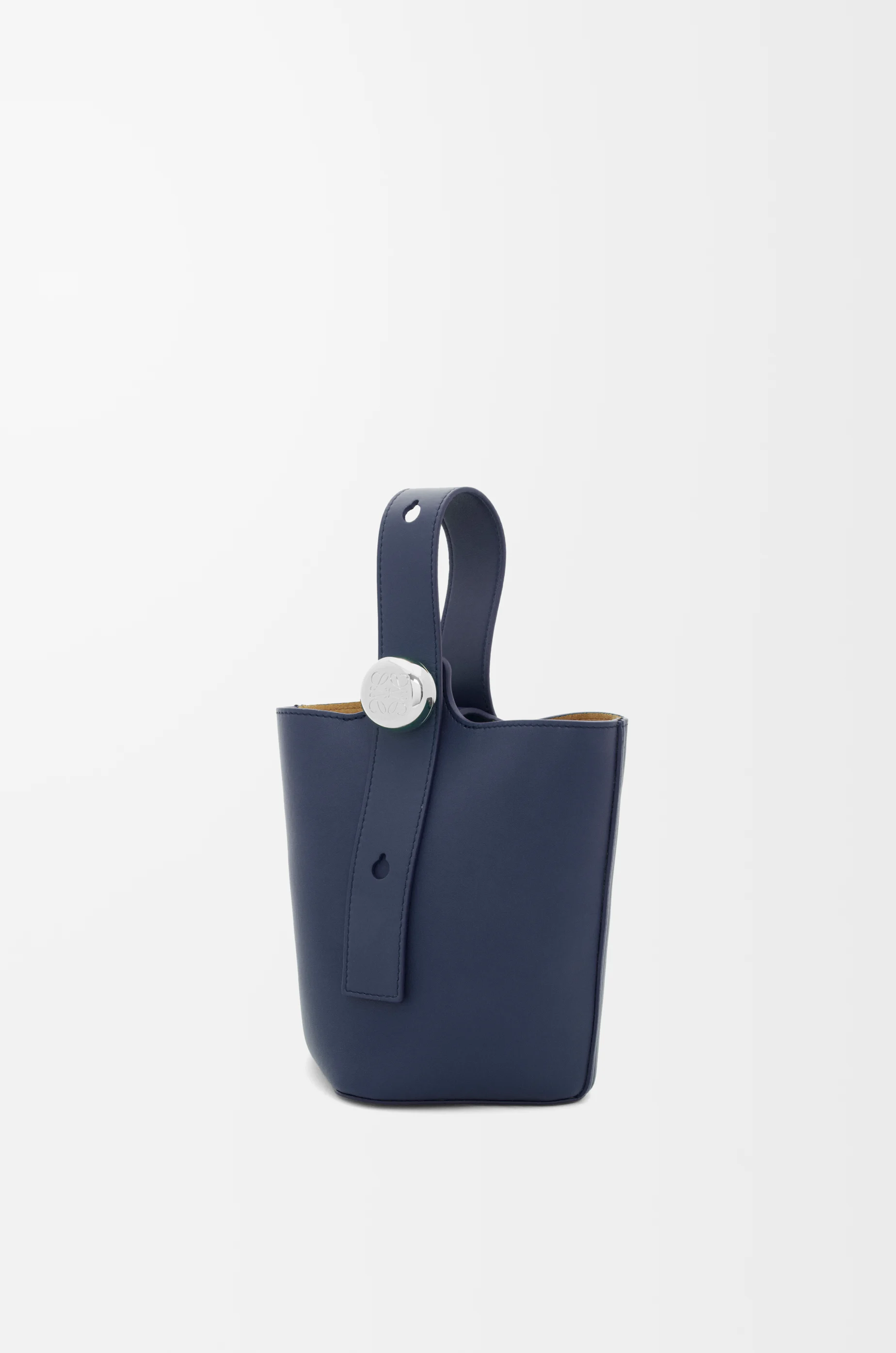 【LOEWE】PEBBLE MINI BUCKET BAG Mini Pebble Bucket bag in soft grained calfskin White - LOEWE