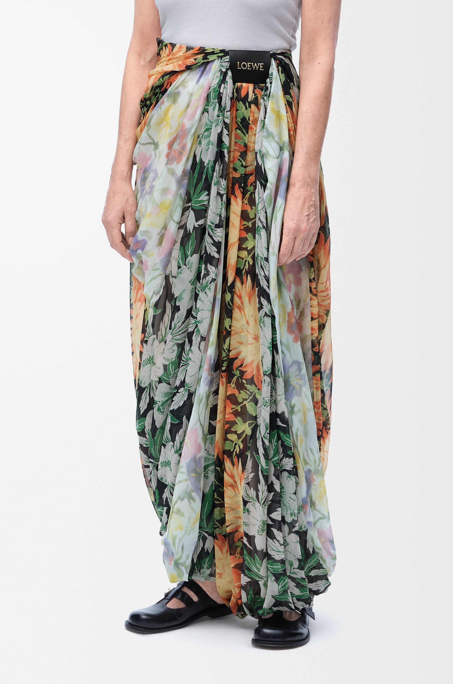 LOEWE Pantaloni drappeggiati in seta Multicolore