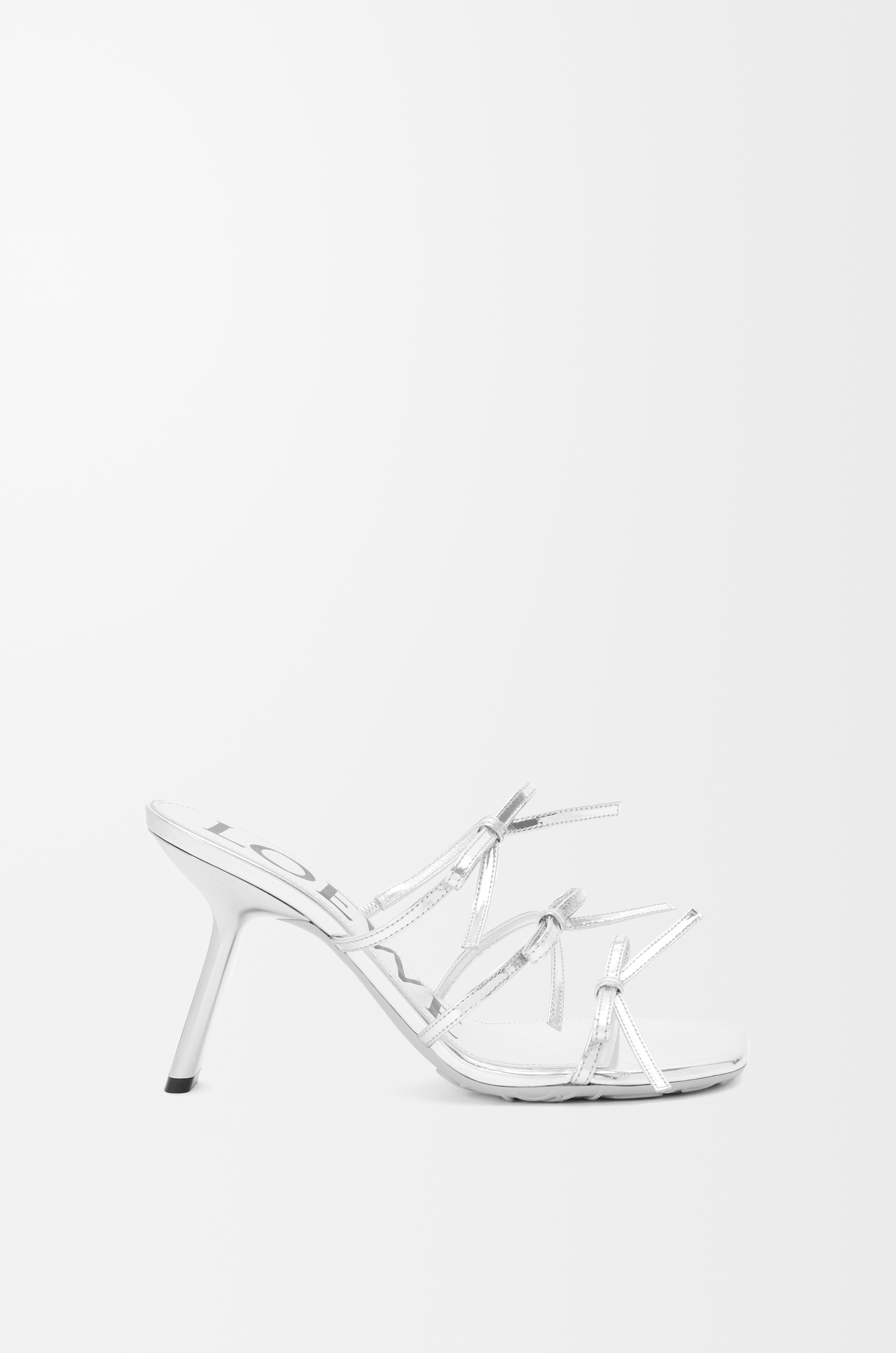 サンダル・ミュール LOEWE SANDAL (LPET465X02 SILVER) Petal sandal in metallic calfskin Silver - LOEWE