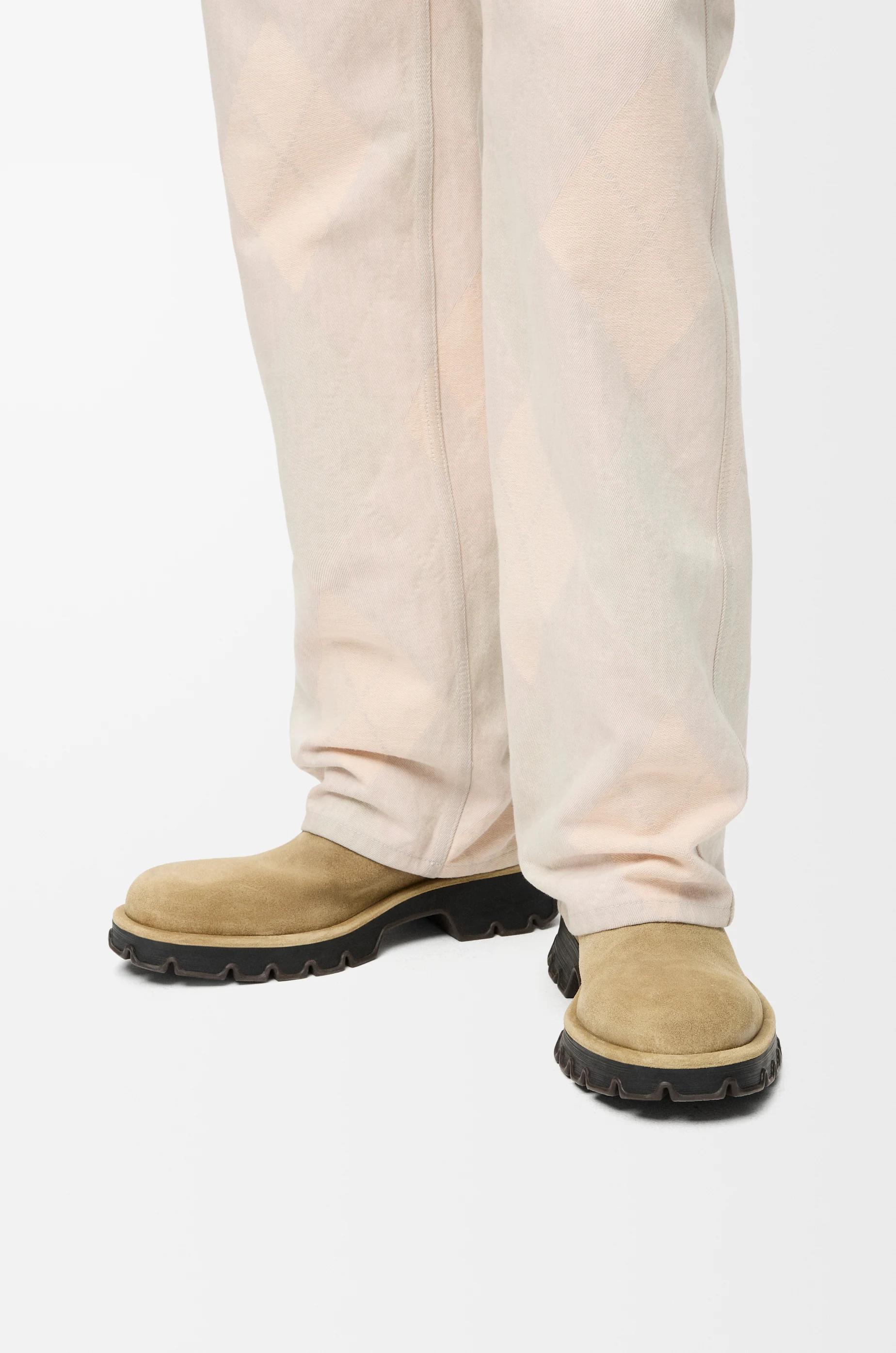 LOEWE Bota Bobby en piel de ternera Sáhara