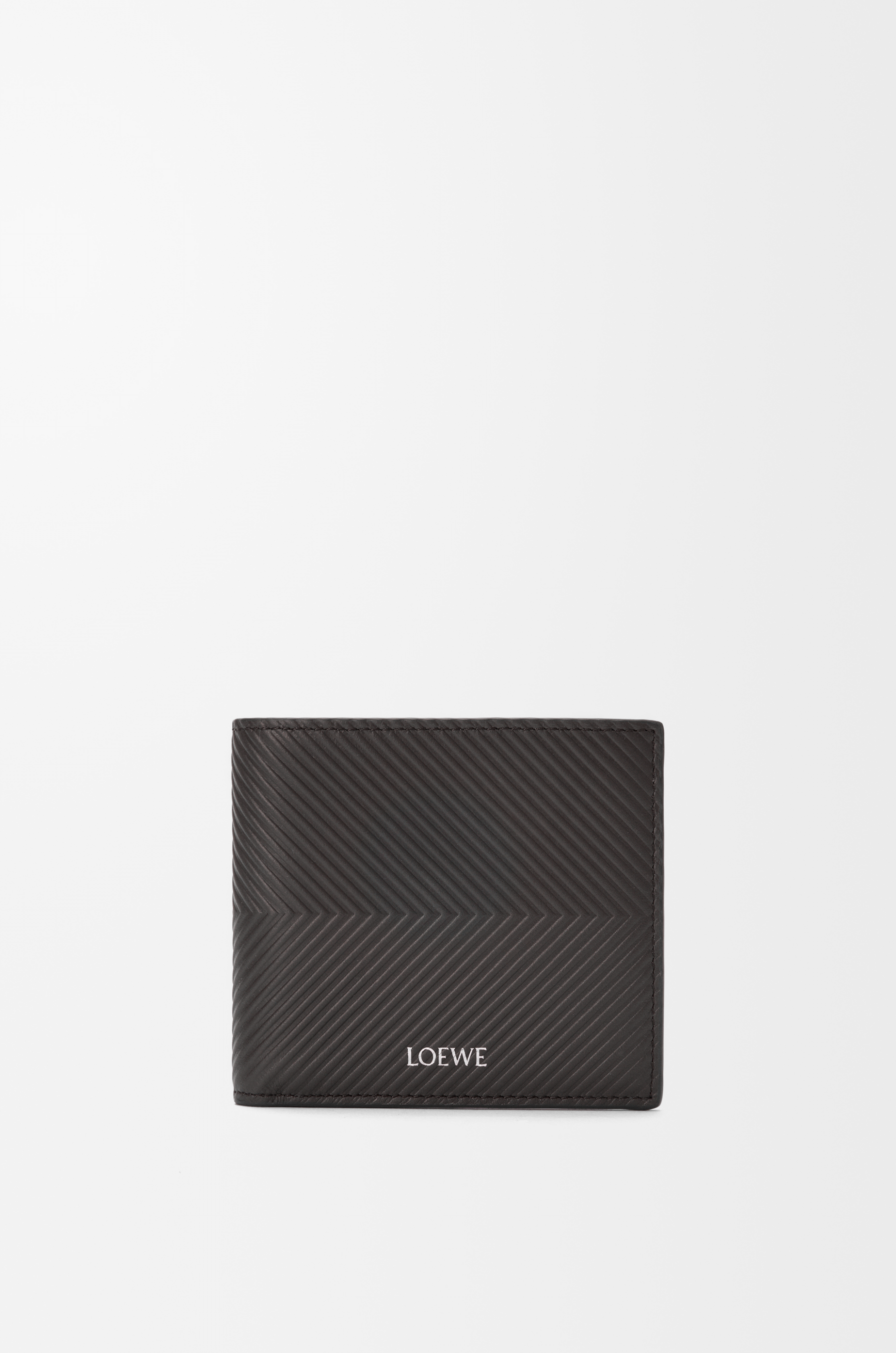 LOEWE 直営店 クラシックなカーフスキンのトマト植物ペンダント ロエベ「パウラズイビザ」真っ赤な“トマト”バッグや花柄刺繍の
