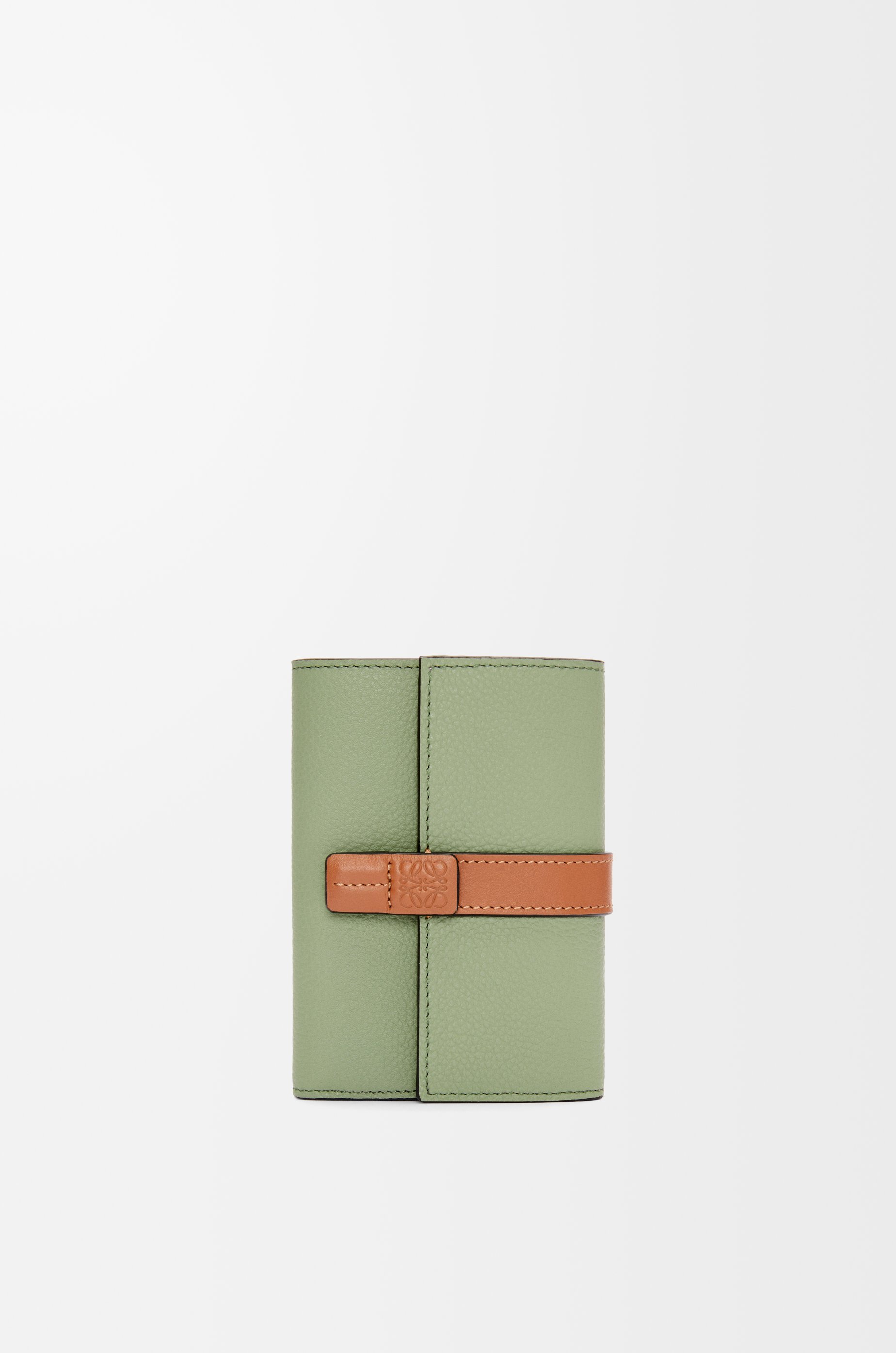 Small vertical wallet in soft grained 