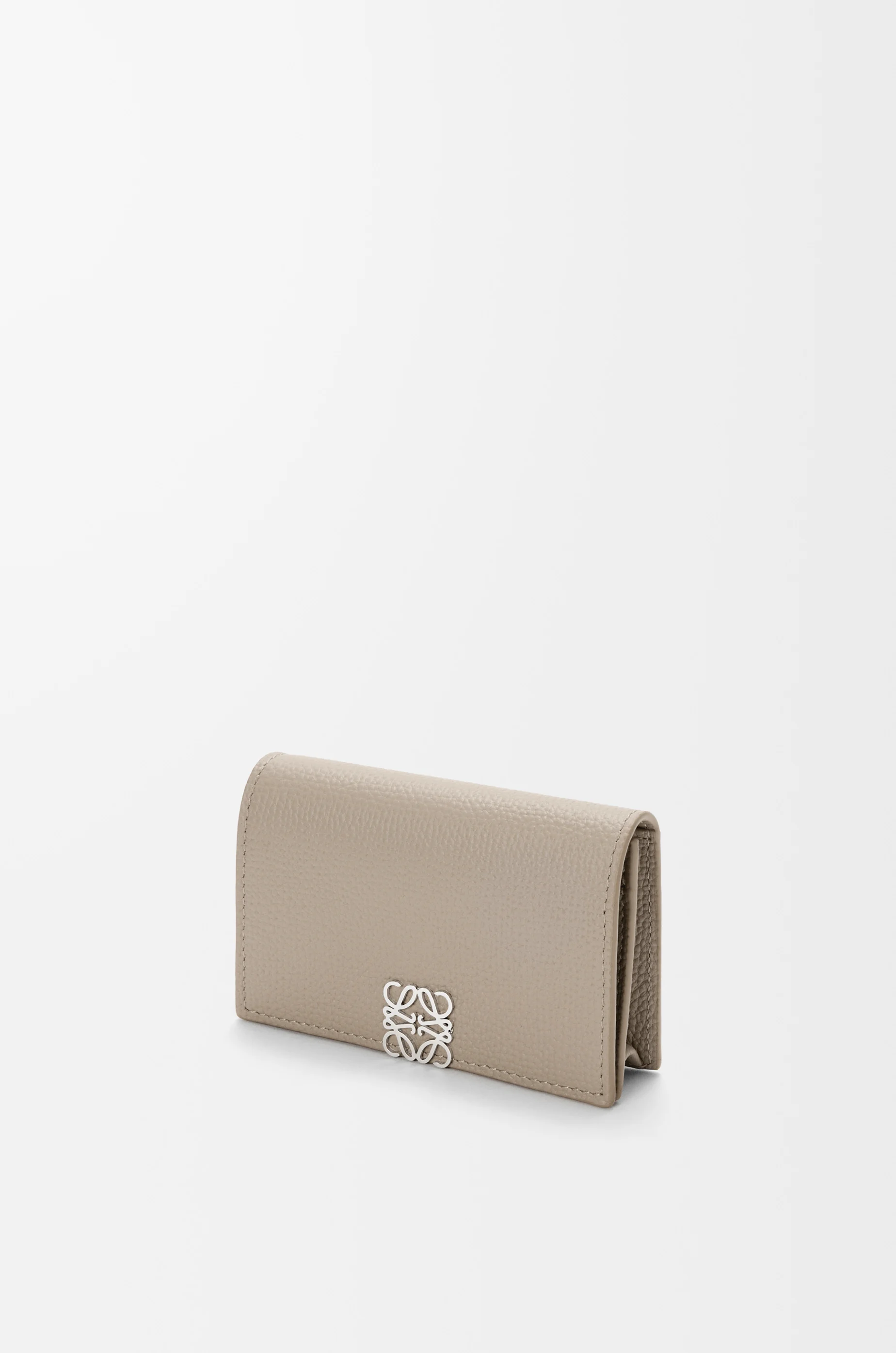 LOEWE Tarjetero Anagram en piel de ternera Arcilla