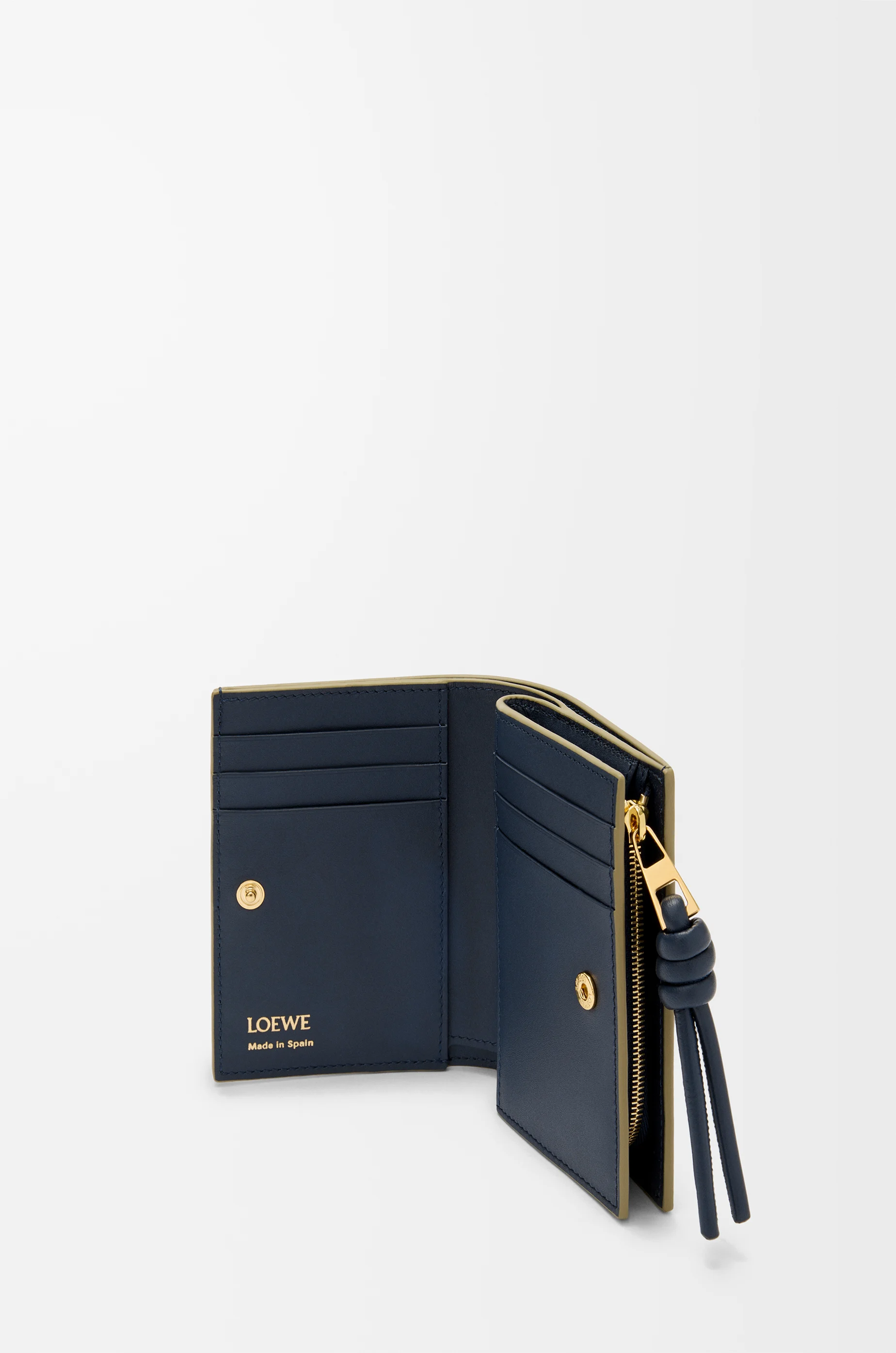 LOEWE ノット コンパクト ウォレット（シャイニーナパカーフ） ユーカリ/ディープネイビー