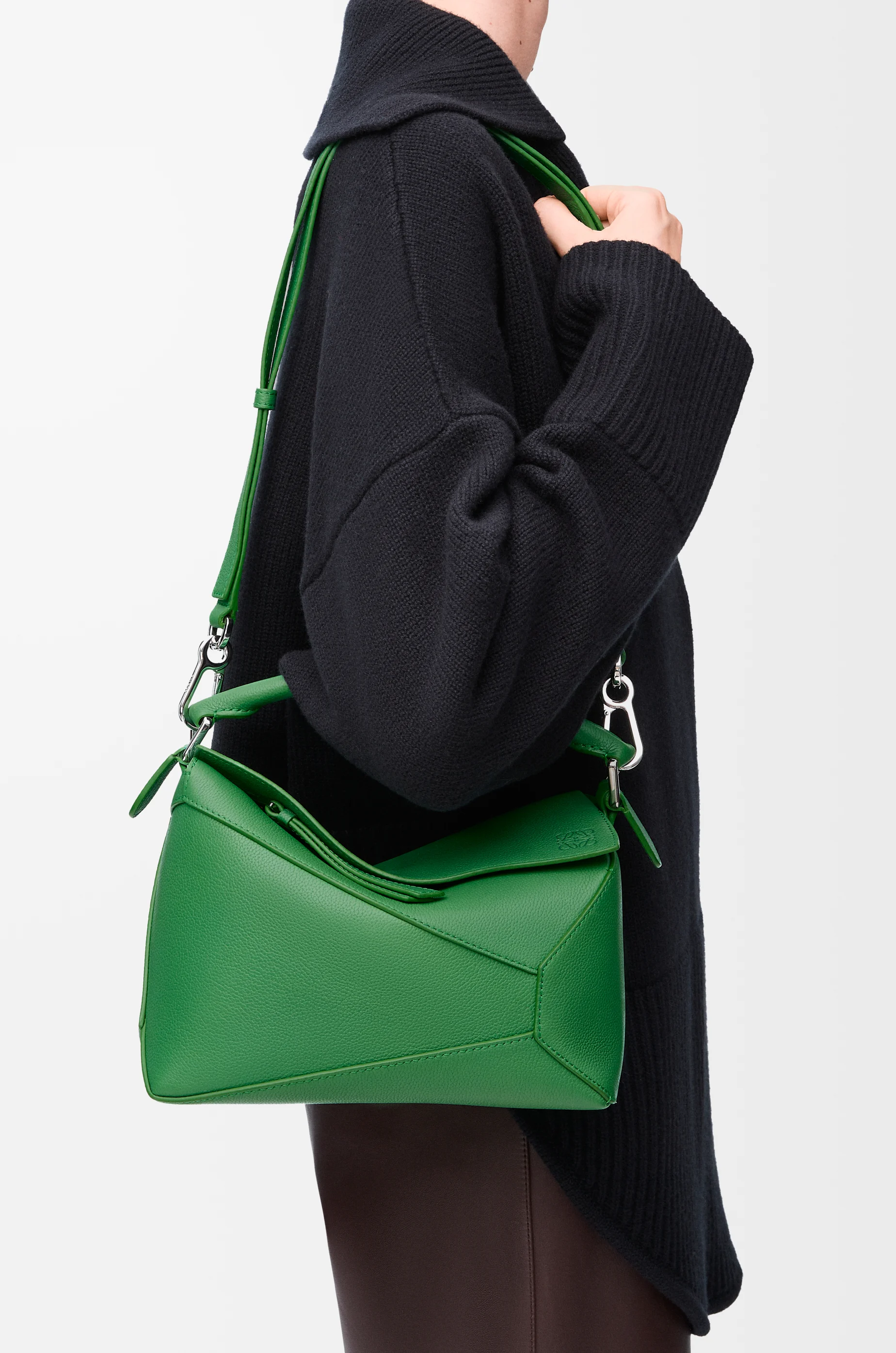 LOEWE Bolso pequeño Puzzle Edge en suave piel de ternera graneada Verde Tropical