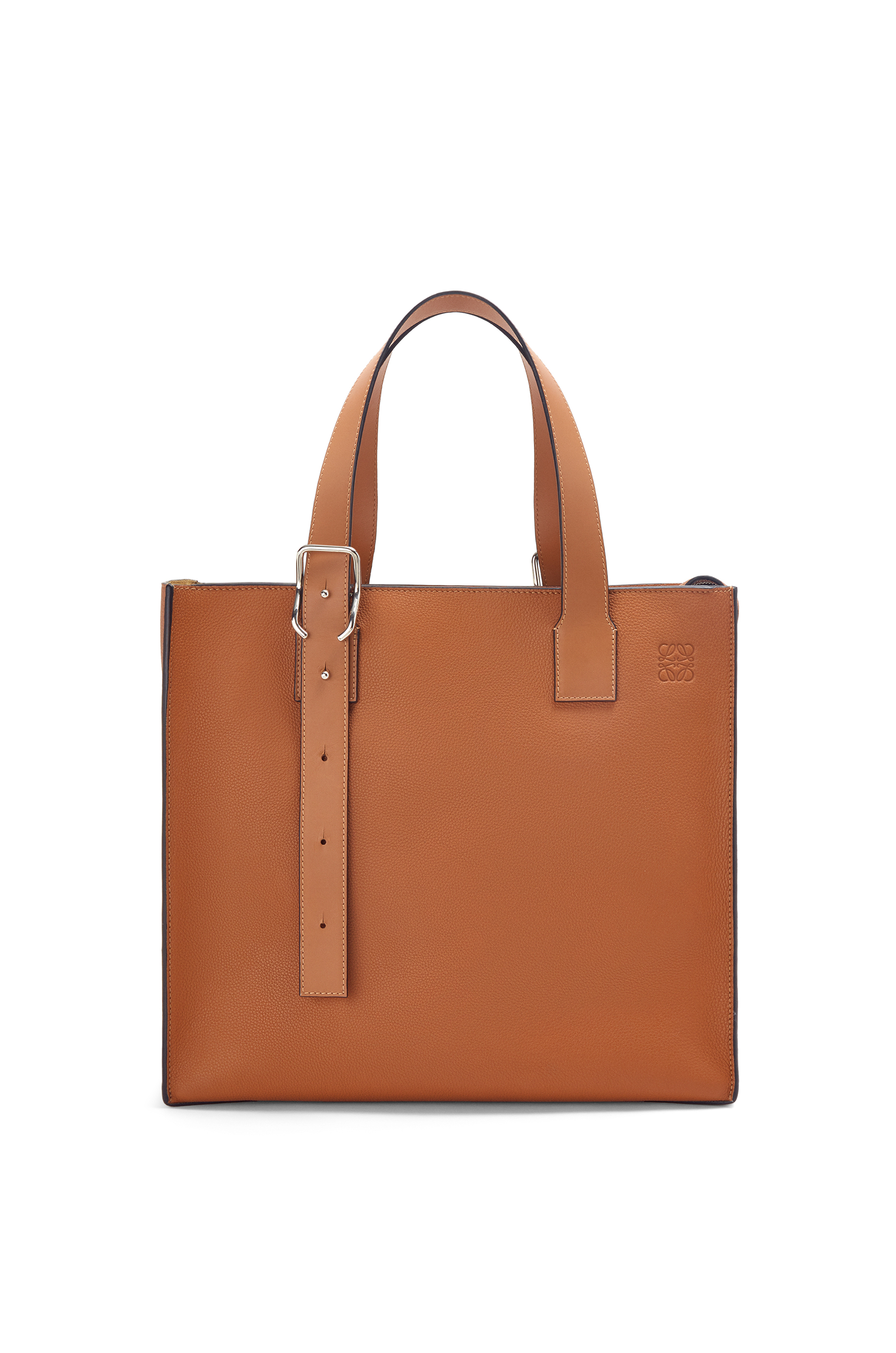 バックルジッパー トート (ソフトグレインカーフ) タン - LOEWE