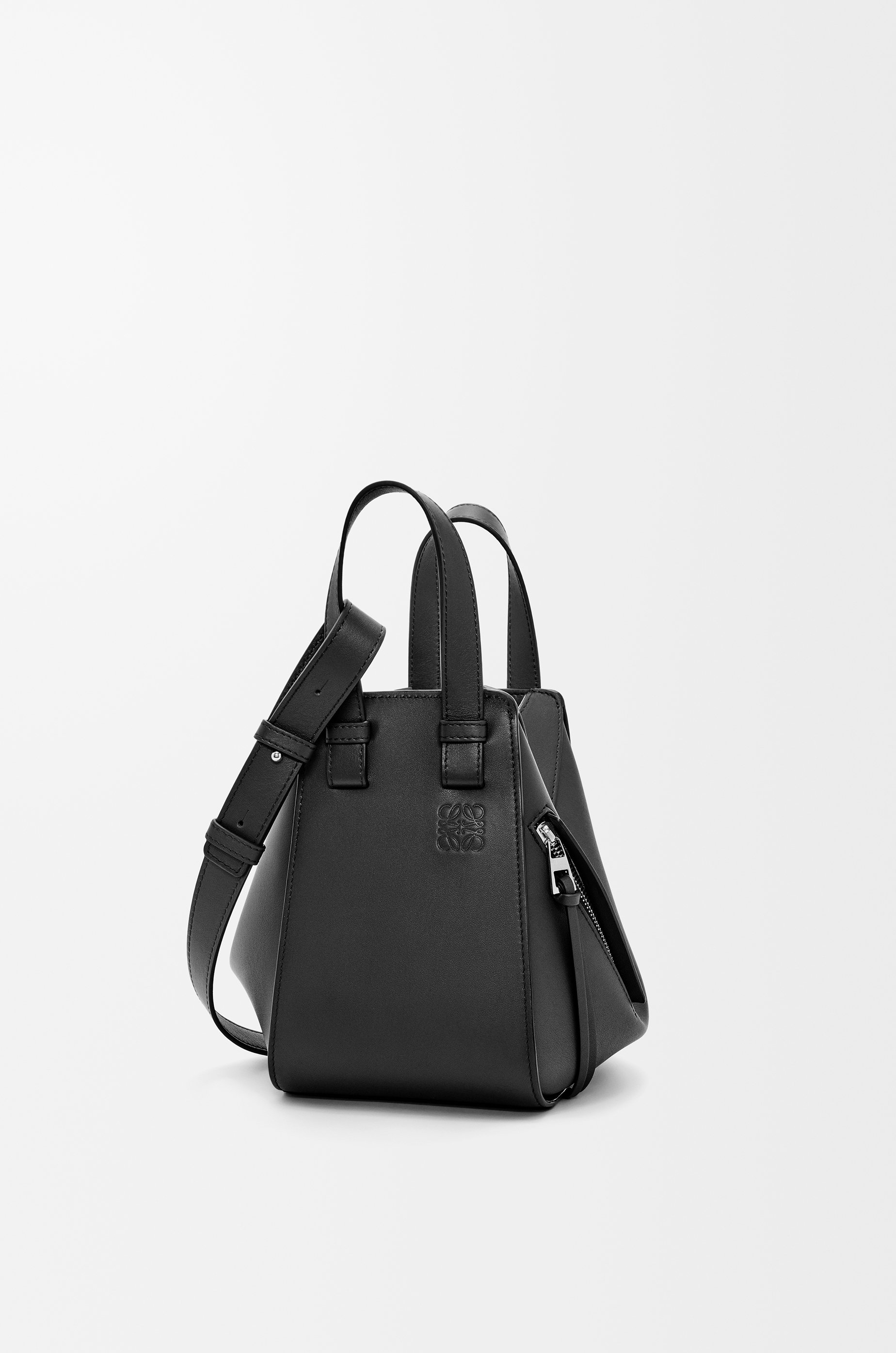 Compact Hammock bag in classic calfskin