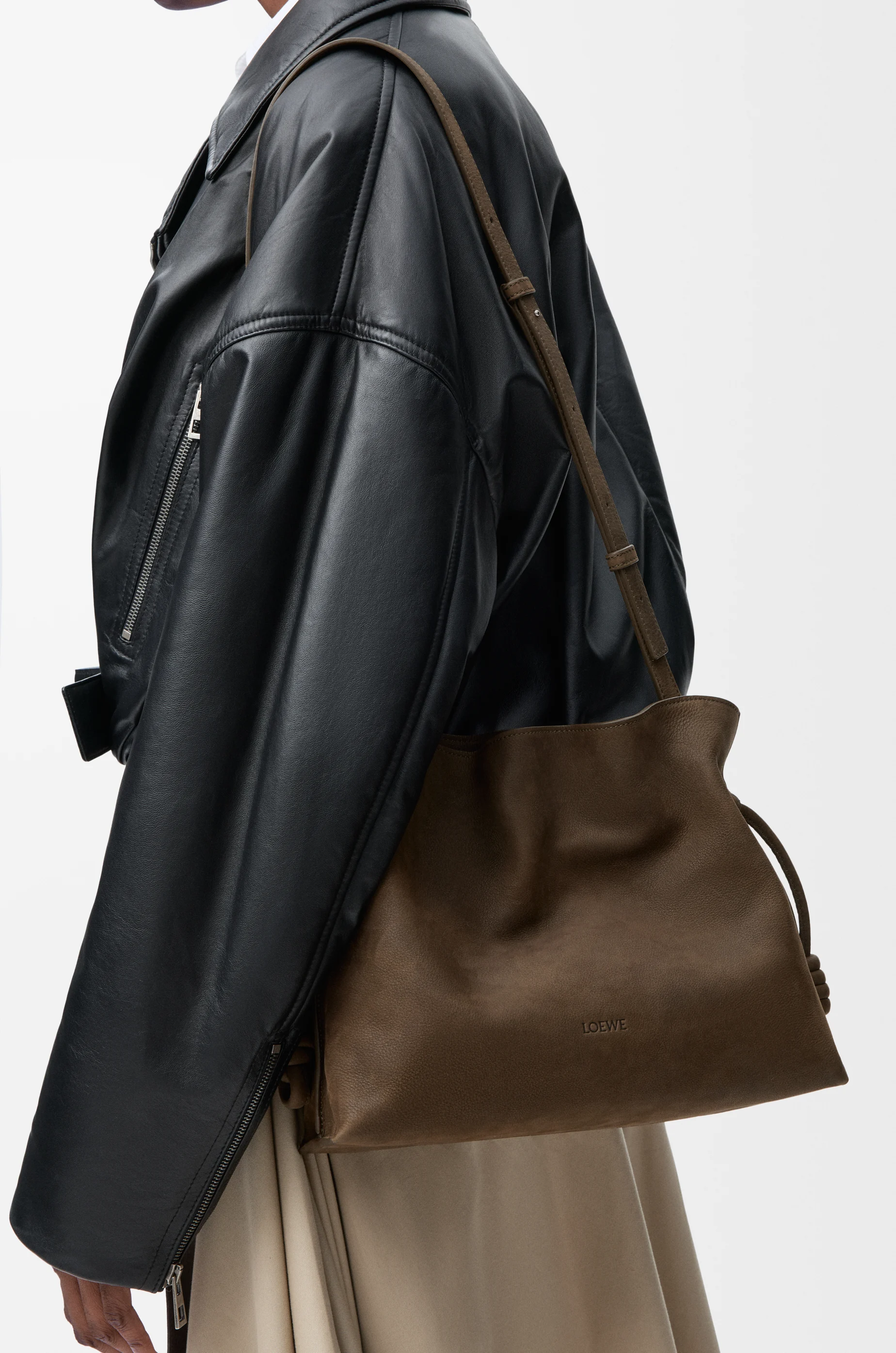 LOEWE Pochette Flamenco media in nabuk granato Tundra