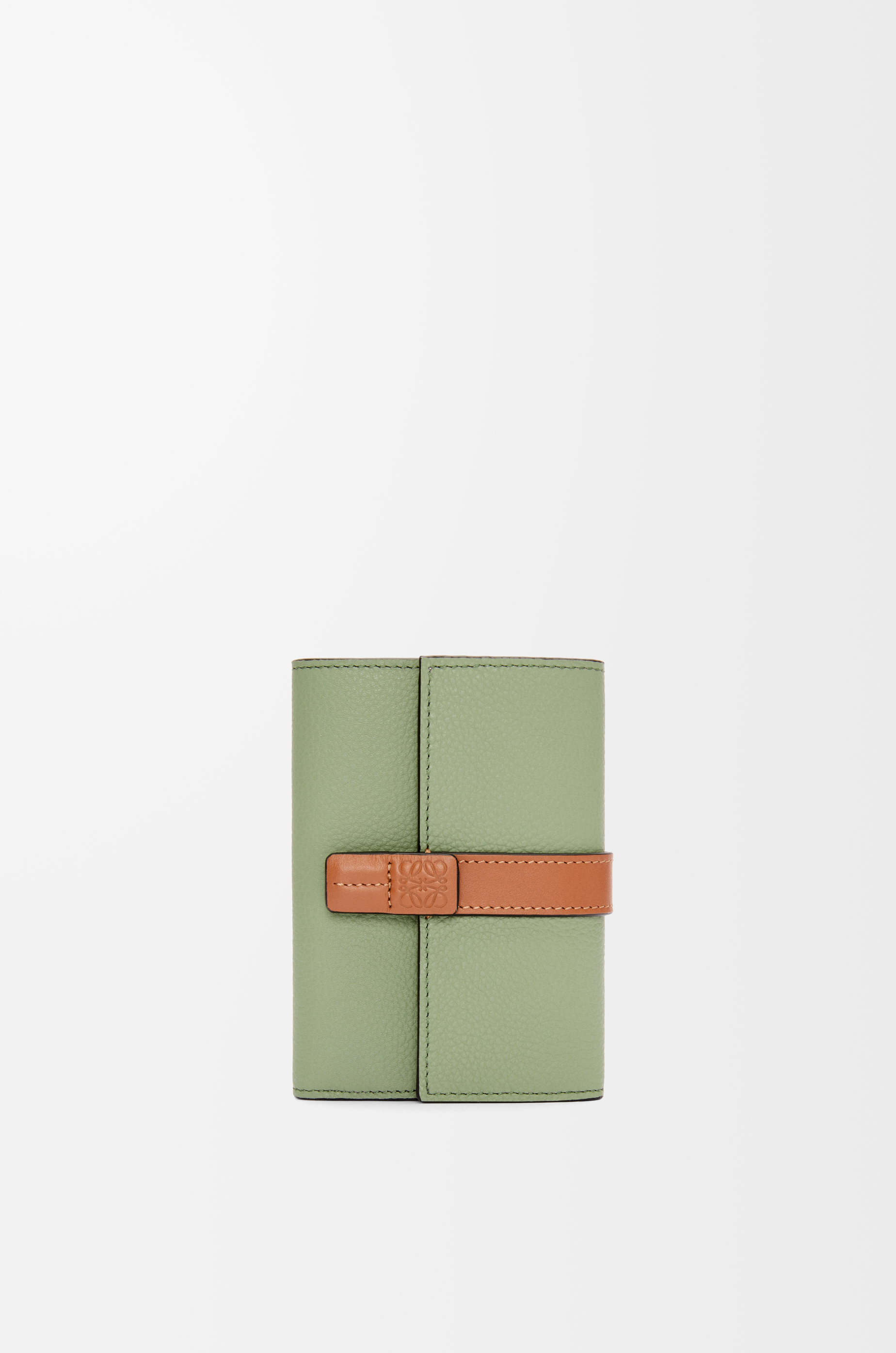 Small vertical wallet in soft grained calfskin