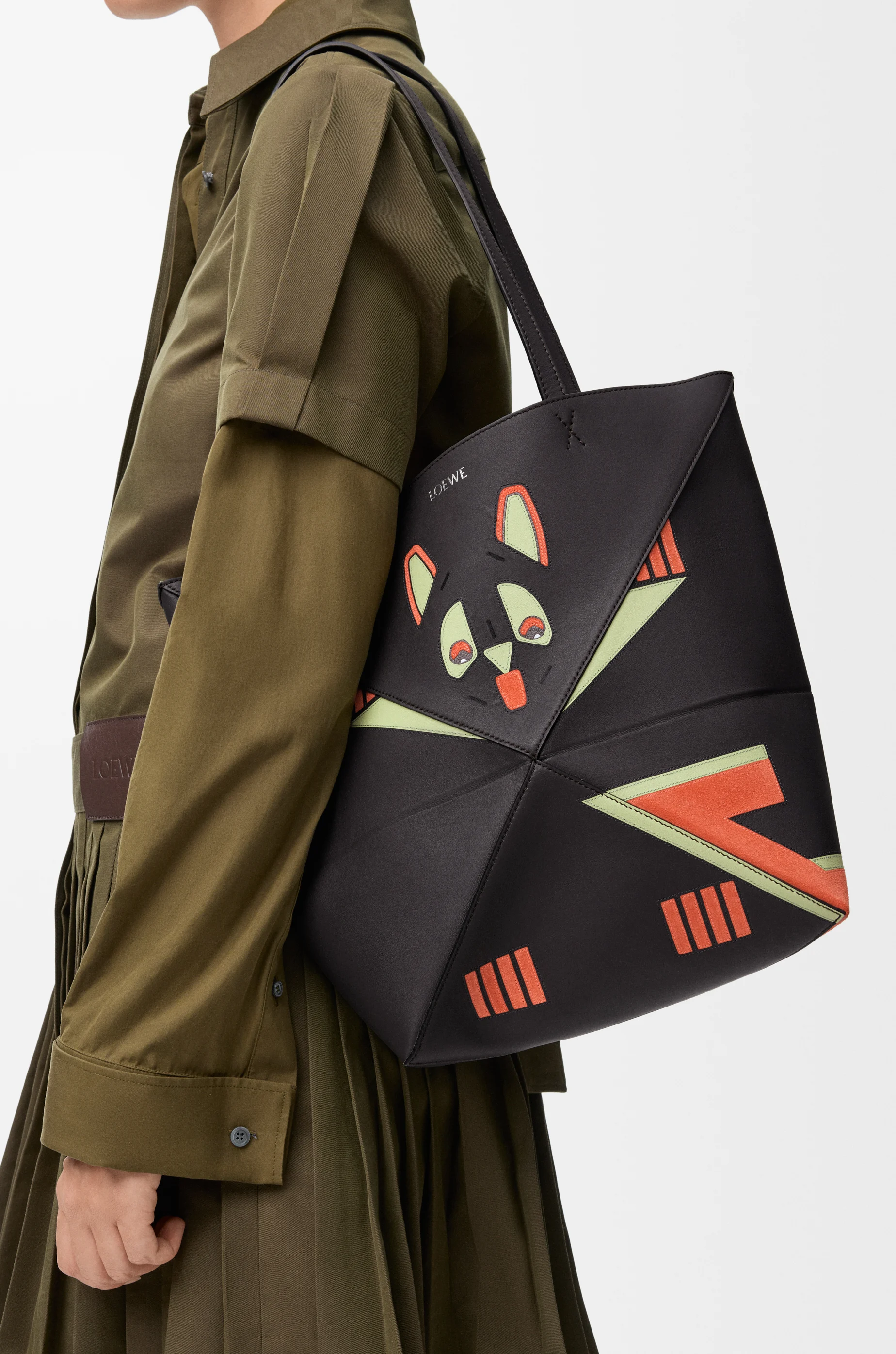 LOEWE Borsa Puzzle Fold Tote media Futurist Cat in nappa di vitello Grigio Talpa Scuro