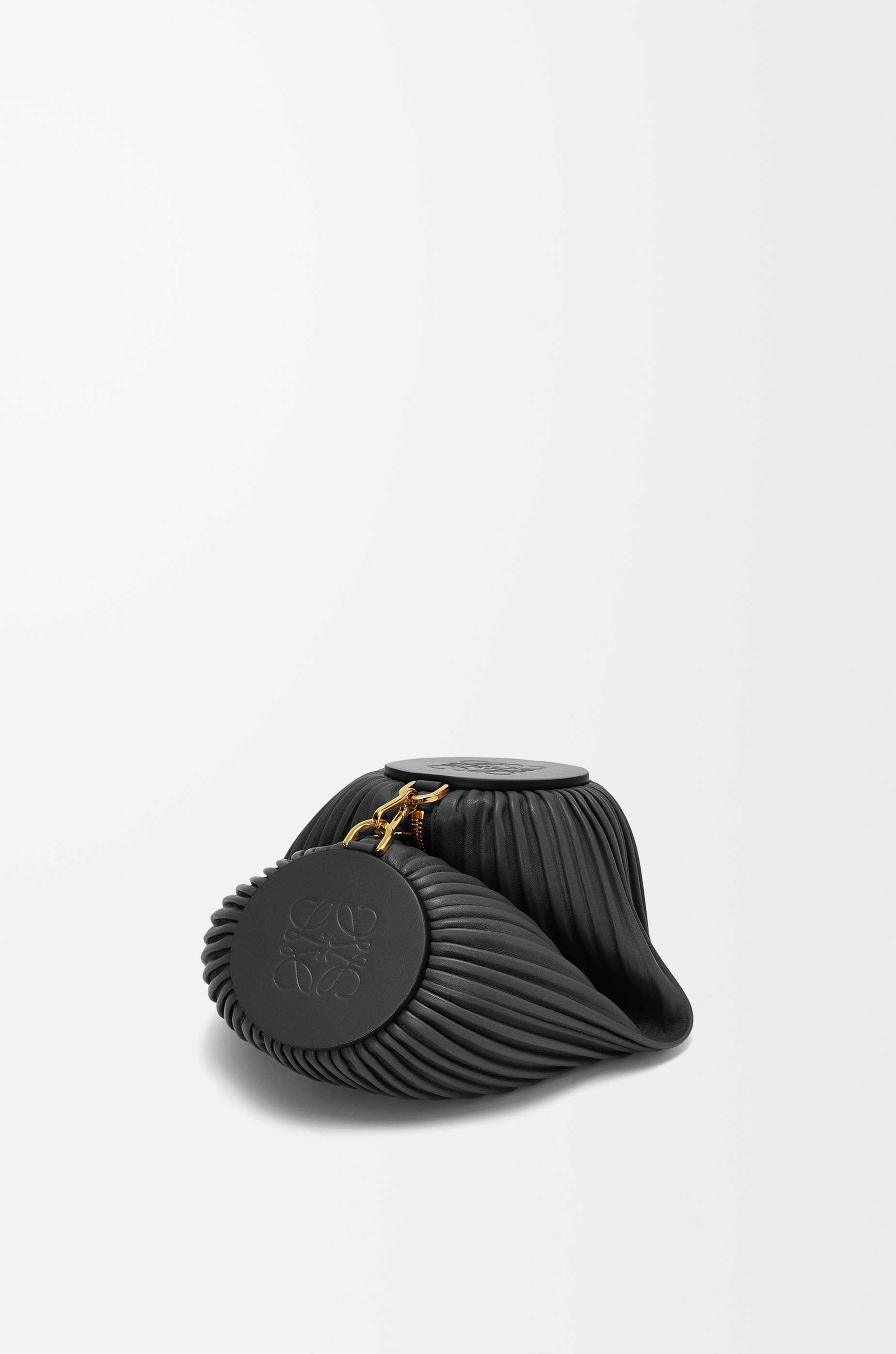 LOEWE ブラック レザーブレスレット