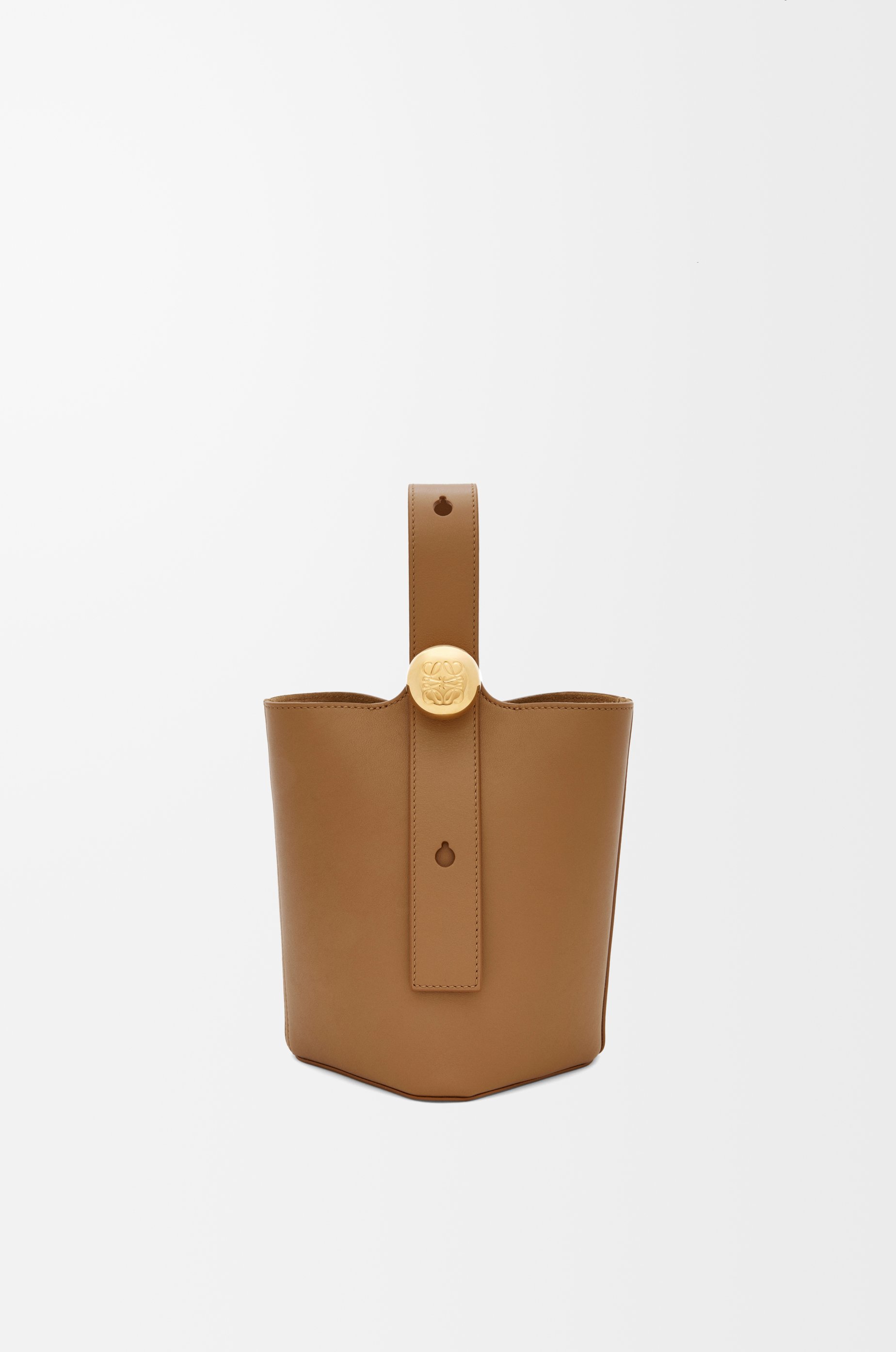 LOEWE レザー ミディアム バケットバッグ ブラウン Mini Pebble bucket in smooth calfskin Brown - LOEWE
