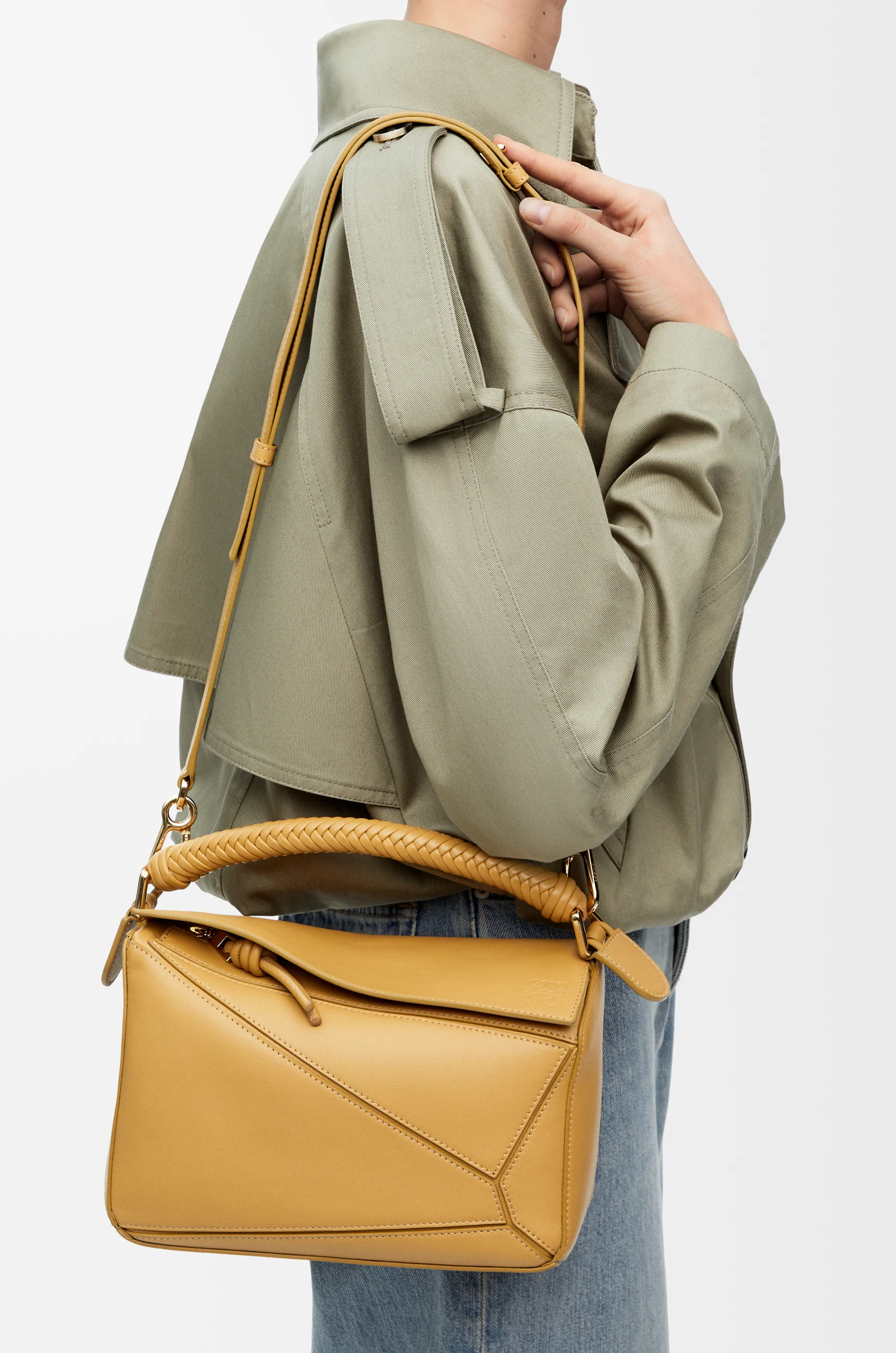LOEWE Bolso Puzzle pequeño en piel de ternera Sáhara