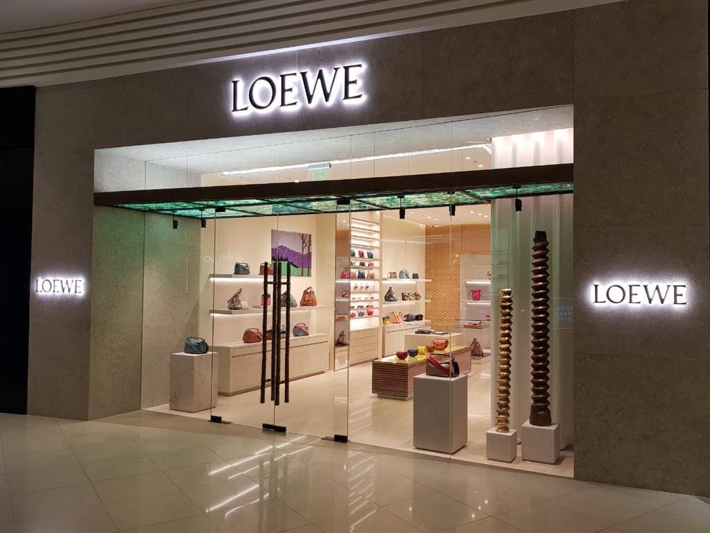 LOEWE SHANGRI-LA PLAZA LOEWE SHANGRI-LA PLAZA