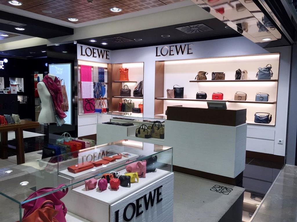 LOEWE Aeropuerto Madrid T4 Satelite LOEWE Aeropuerto Madrid T4 Satelite