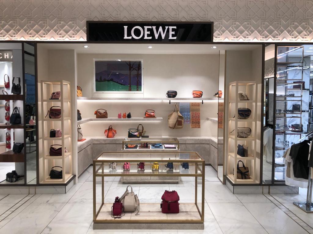 LOEWE Heathrow Airport T5 LOEWE Heathrow Airport T5