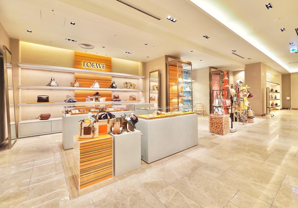 LOEWE Ginza Mitsukoshi LOEWE Ginza Mitsukoshi