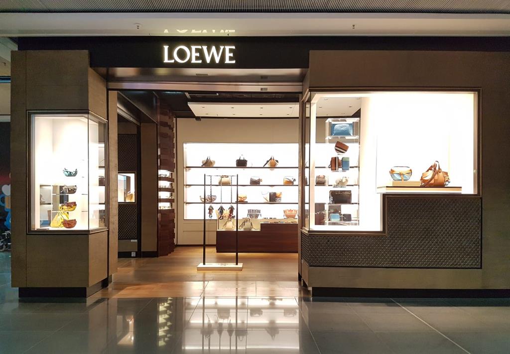 LOEWE Frankfrut Airport T1 LOEWE Frankfrut Airport T1