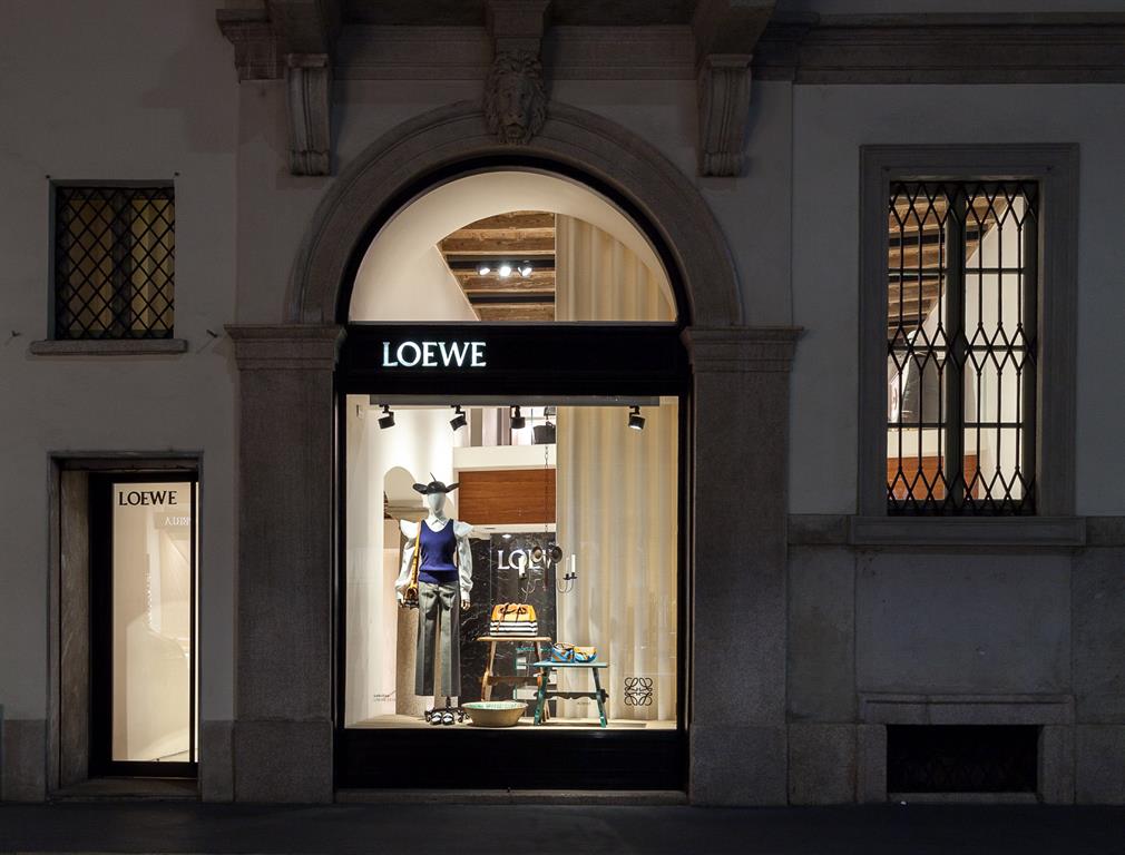 LOEWE Montenapoleone LOEWE Montenapoleone