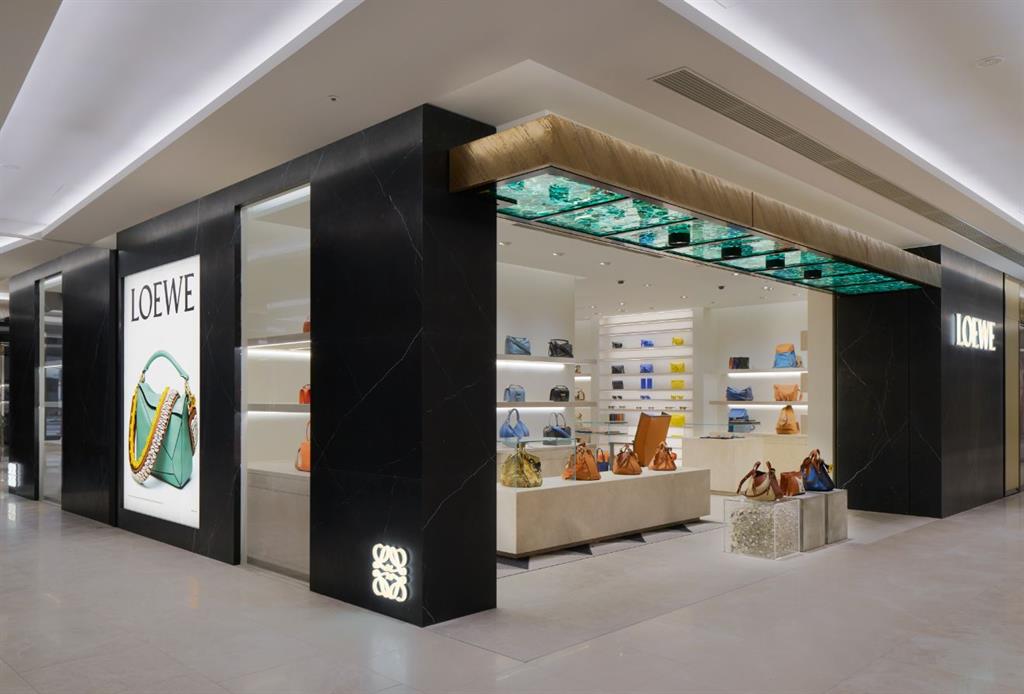 LOEWE Ginza Six LOEWE Ginza Six
